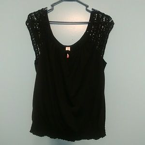 Sleeveless ladies Top